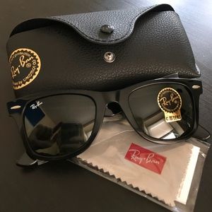 Ray Ban Wayfarer 50mm w/ case (NEW)